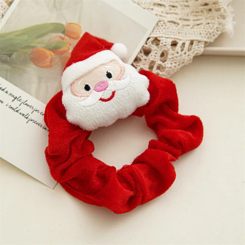 Close-up of the Santa scrunchie.
