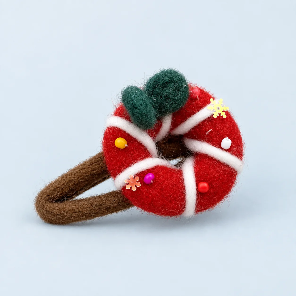 Red wreath hair clip